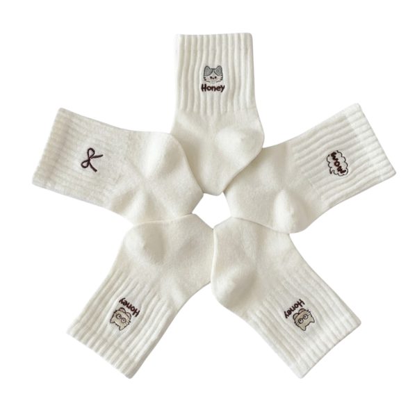 5pair Cute white crew socks with cat and bow embroidery.