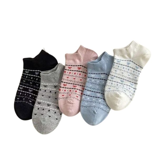 5-pair bundle of women's bow ankle sock set featuring heart patterns.